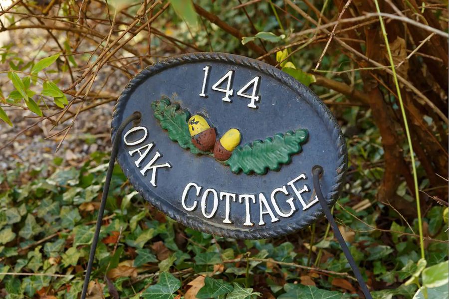 Welcome to Oak Cottage.
